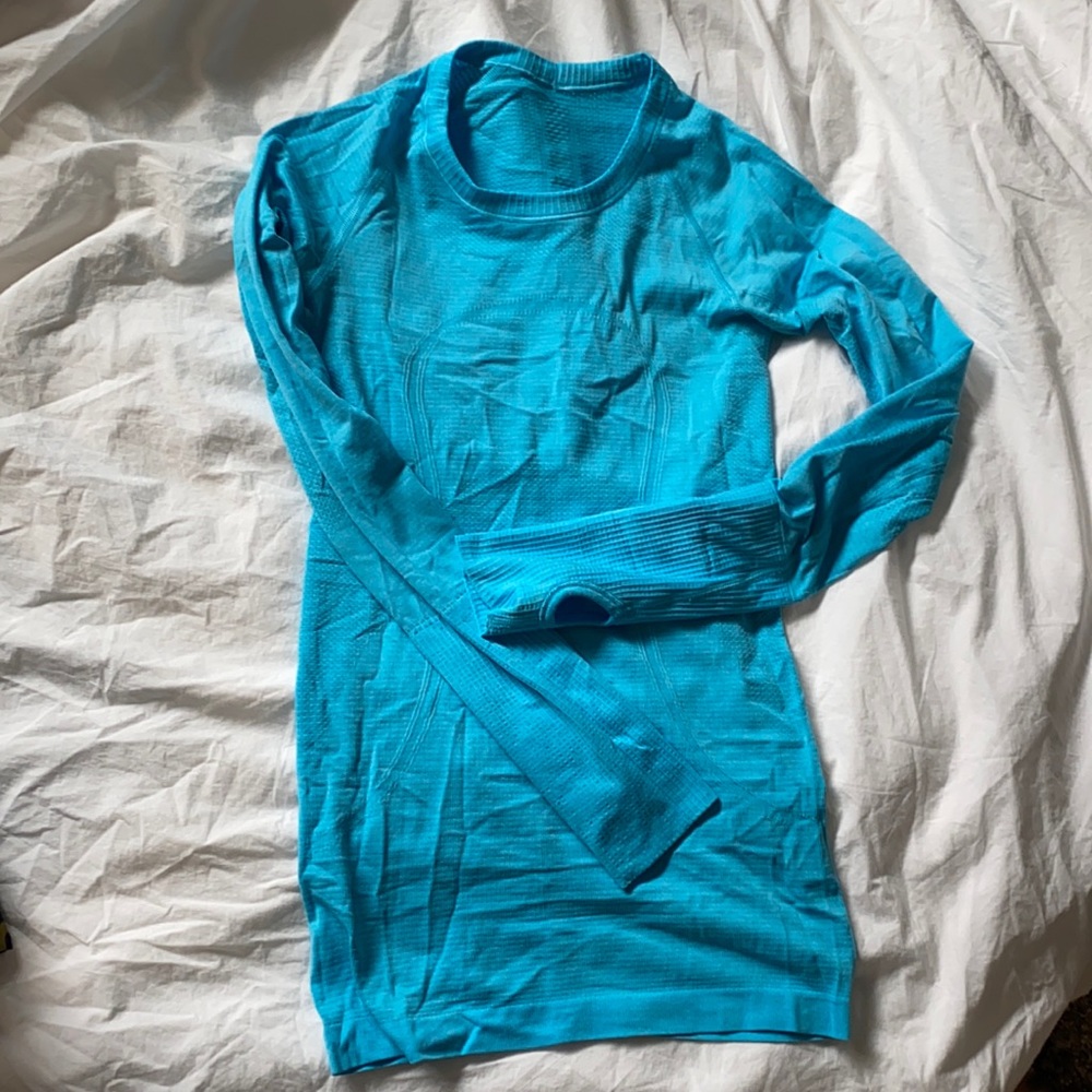 lululemon blue swiftly tech long sleeve size 2